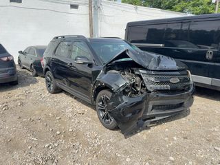2015 Ford Explorer Sport - Exterior Front Right Corner Image